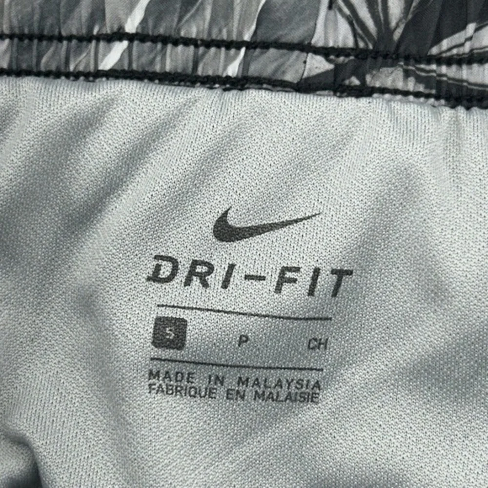 Nike Dri Fit Tempo Running Shorts Women Small Activewear‎ Gray Drawstring